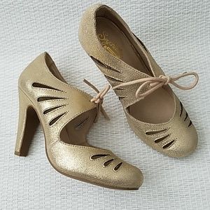 Gold heels Seychelles